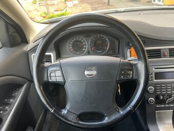 Volvo V70 2,4D 220Ps kombi - 14