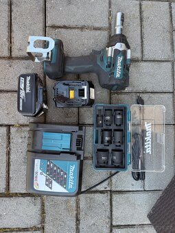 Makita Utahovák rázový DTW700RTJ - 14