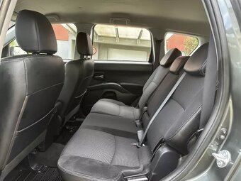 Peugeot 4007 2.2 HDi 4x4 SUV 7 míst Kůže Navi Tažné 2 tuny - 14