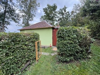 Chata s bazénem, obec Křesín, kat. území Levousy - 14