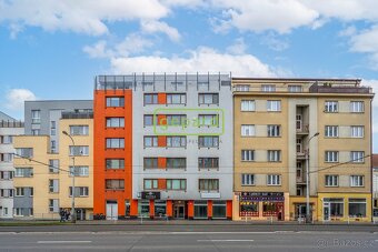 Prodej obchodního prostoru s výlohou 39m2, Plzeňská ulice -  - 14