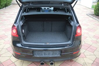 VW Golf R32 Manual - original stav - kosmetické vady - 14