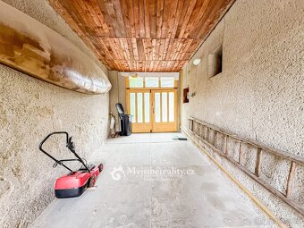 Prodej rodinného domu se dvěmi bytovými jednotkami, 246 m2 - - 14