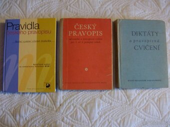 ENCYKLOPEDIE A ŠKOLNÍ ATLASY A PODLOŽKA NA STŮL SVĚT - 14