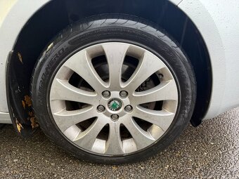Škoda Superb 2.0 TDI Combi AUTOMAT 2010 NOVÁ STK - 14