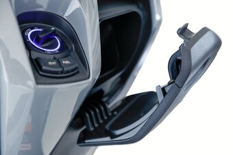 YUKI 125i YMAX Novinka - 14