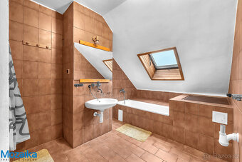 Velký rodinný dům u lesa na okraji Letohradu, ul.Taušlova. - 14