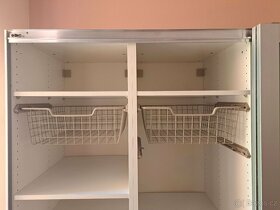 Prodám velkou 2křídlovou skřín z Ikeii - 14