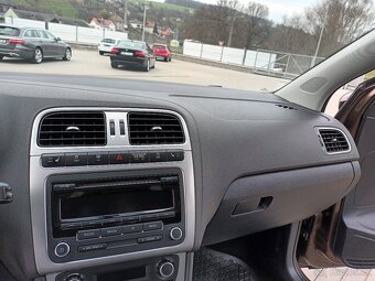 Volkswagen Polo 1,2 TSI TREND,SERVISKA,VÝHŘEV - 14
