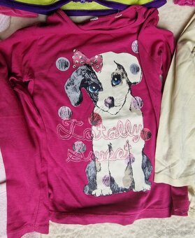 ZNAČKOVÉ OBLEČENÍ VEL 104,PO JEDNOM DÍTĚTI,SUPER STAV,DISNEY - 14