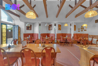 Prodej restaurace a rodinného domu 3+1, ulice Na Výsluní, Ch - 14