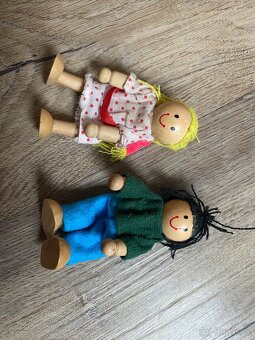 Dřevěný domeček pro panenky - 14