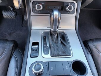 Volkswagen Touareg 3,0 TDI,176KW,NAVI,KŮŽE,PRUŽIN - 14
