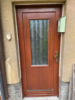 SET oken-  4x dřevěná euro + 3x malé plastové + 1x plastové - 14