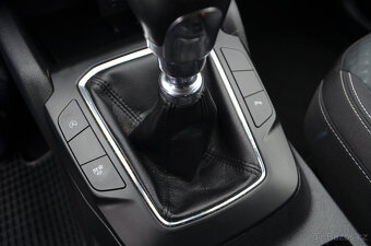 PRODÁM FORD KUGA 1.5 ECOBOOST BENZIN 2022 TAŽNÉ - 14