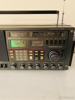 World radio Grundig Satellit Profesional 650, rok 1986 - 14