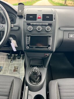 ►VW TOURAN 1.6 TDI 77KW CUP NAVI-KAMERA-TAŽNÉ-ASIST - 14