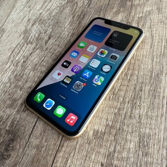 iPhone XR 64GB, žlutý (12 měsíců záruka) - 14