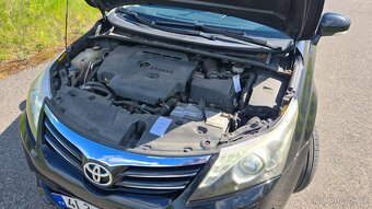 Toyota Avensis Combi 2.0 TDI nafta - 14