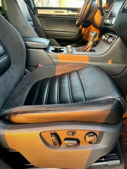 Touareg 3.0 V6 180 kW Exclusive nezávislé topení, vzduch - 14
