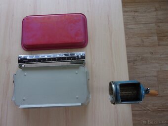 RETRO KUCHYŇSKÁ VÁHA 5,5kg a MLÝNEK NA STROUHANKU - 14