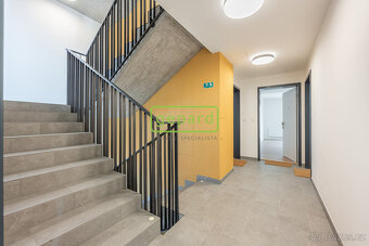 Prodej bytu 1+kk/B, 27 m2 + 4 m2, Praha 8-Kobylisy - 14