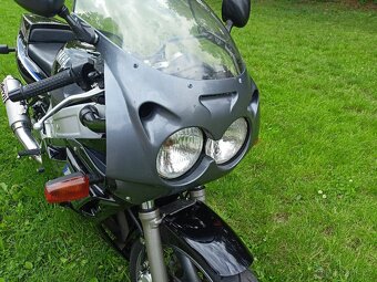 Yamaha FZR 600 - 14