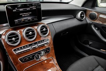 Mercedes-Benz C trieda Sedan 200 d A/T - 14