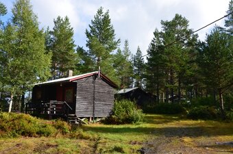 Přímý vlastník nabízí areál s rodinným domem a 13 chatami - 14