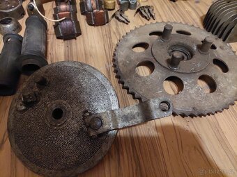 MOTOR JAWA PIONÝR TOP STAV A VELKÉ MNOŽSTVÍ NÁHRADNÍCH DÍLŮ - 14