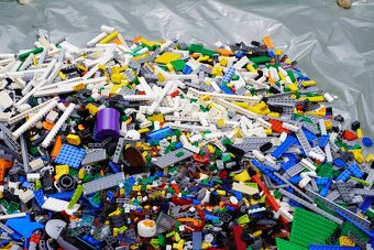 Lego 24,6 kg + návody - 14