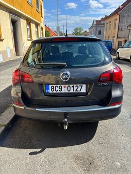 Opel Astra Sport Tourer 2012 - 14