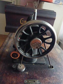 Starožitný nábytek - 14