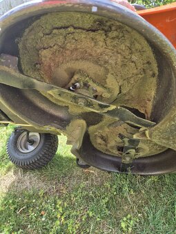 Zahradní sekací traktor Husqvarna TC 138. - 14