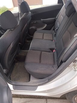 Hyundai i30 1.6i 92kW 2009 - 14