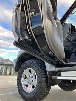 Toyota Land Cruiser J90 - 14