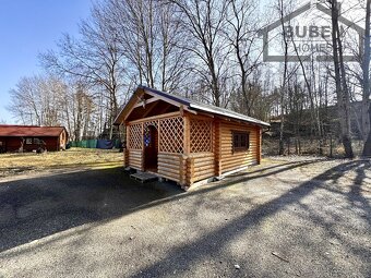 Areál bývalé pily s ubytováním, 4 haly, rybník, srub, sauna  - 14
