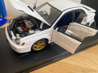 Subaru Impreza WRX STI (2001) 1:18 AUTOart - 14