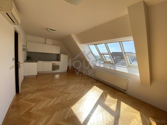 Pronájem slunného bytu 2+kk, 70 m2 - Praha - Holešovice- Let - 14