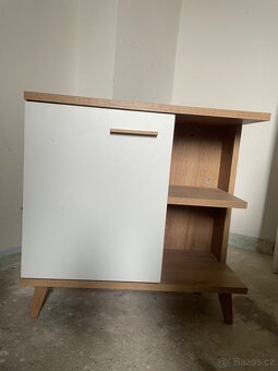 Koupelnové skříňky a zrcadlo - 14