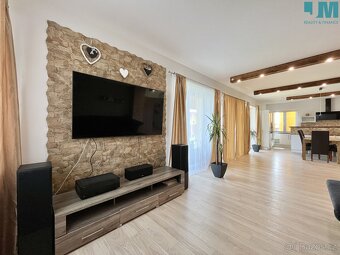 Prodej krásného rodinného domu 369 m2 s pozemkem 2270 m2 - 14