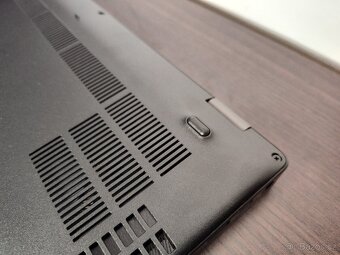 podsvícený Dell 5501,i5-9400h-4,3 GHz,512gb M.2,Top stav. - 14