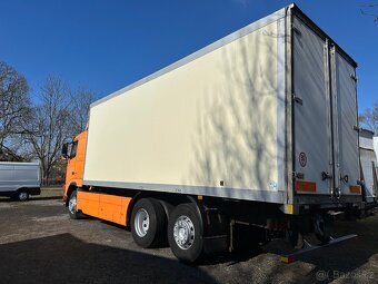 VOLVO FH 12 460.  Mrazák 6X2.  Euro 3. - 14