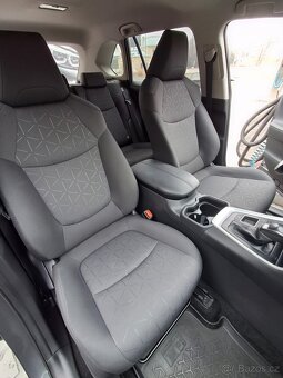 Toyota Rav 4 hybridní - 14