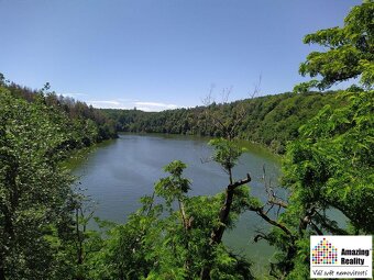 Prodej pozemku o celkové výměře 6.704 m2, v obci Zvíkovské P - 14