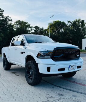 Dodge Ram 1500 Laramie Crew Cab - 14
