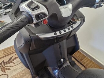 Piaggio MP3 500 ABS LED ESP USB 6/2016 - 14