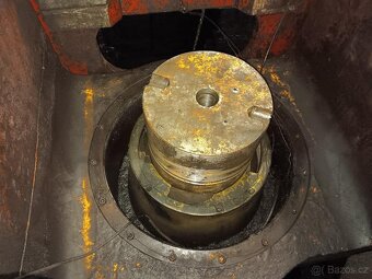 Hydraulický lis ŽĎAS LVH 2500 - 14