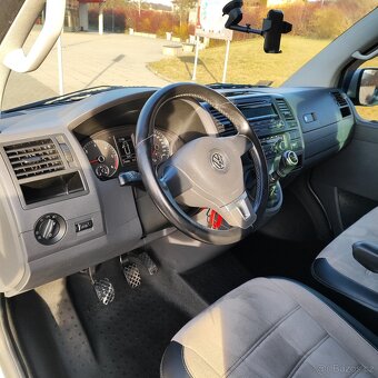 VW Caravelle T5 Comfortline, 2.0 TDI, 103 kW, manuál - 14