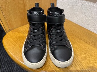 Prodám sportovní turistické boty Nike 36, QUECHUA 33 Geox 34 - 14